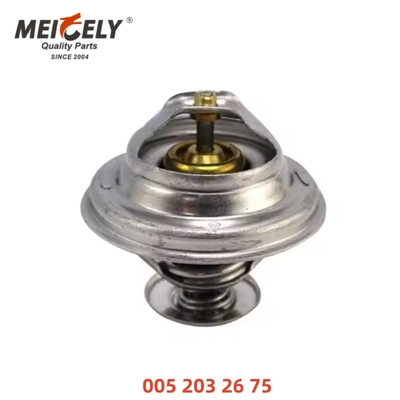Termostato del liquido di raffreddamento del motore OEM 0052032675 1032000819 Per Merceds-Benz